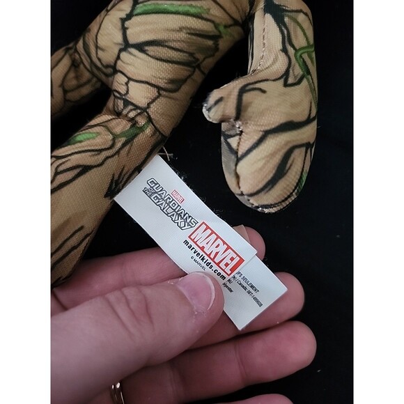 Marvel Groot Guardians of the Galaxy 23” Tall Plush Toy 2017 MARVELKIDS.COM Gift - Picture 6 of 8
